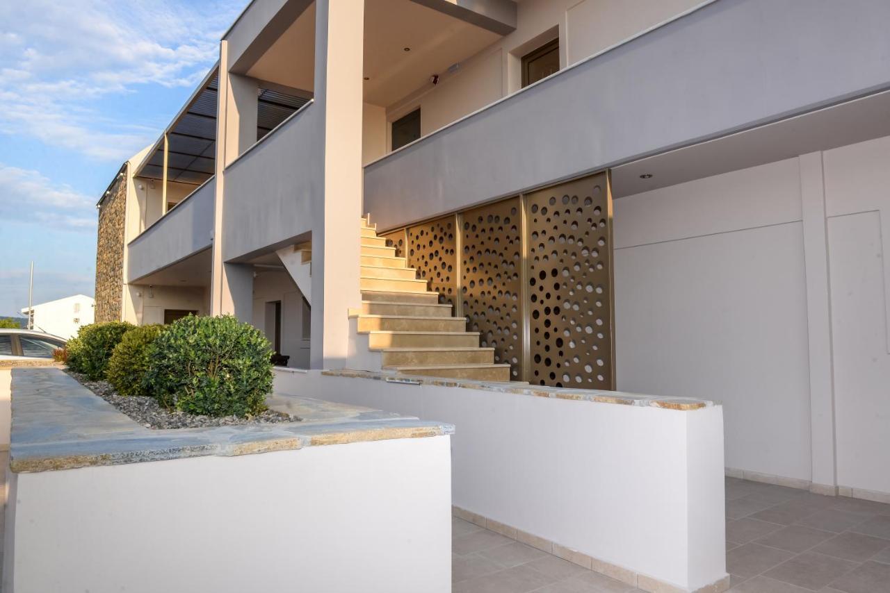 Royalty Suites Loft Никити Екстериор снимка