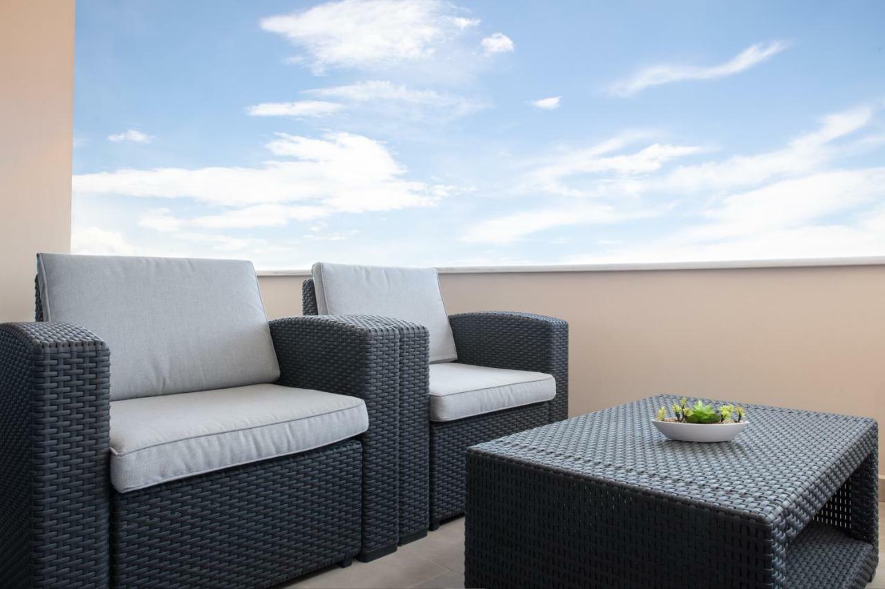 Royalty Suites Loft Никити Екстериор снимка